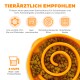 Orangefarbener Futternapf für Haustiere mit Spiraldesign, gefüllt mit Trockenfutter, mit der Aufschrift "Tierärztlich Empfohlen" und Vorteilen wie BPA-frei und spülmaschinenfest.