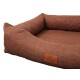Braunes rechteckiges, mit Seitenpolstern versehenes Stoff-Haustierbett mit strukturierter Webung und Lederetikett mit der Aufschrift 'PETLIVING place to enjoy'.