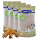 Vier Tüten Lyra Pet Nature Power Haustierleckerlis, mit einigen Leckerlis, die vorne angezeigt werden, mit Bildern eines Hundes, einer Katze und eines kleinen Hundes.
