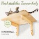 Eine verspielte getigerte Katze schaut über ein Holzregal mit der Aufschrift "35 kg Traglast" und "Aus nachhaltiger Forstwirtschaft."