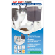 Eine grau-weiße Katze neben einem CAT MATE C3000 automatischen Futterspender mit digitaler Anzeige und einer Schüssel mit Trockenfutter.