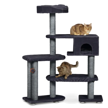 Ein mehrstöckiger Katzenbaum mit zwei Katzen; eine liegt auf einer oberen Plattform, während die andere auf einer unteren Ebene spielt.