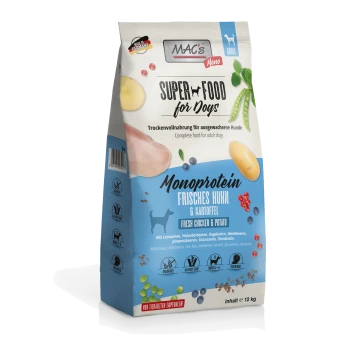 Hundefutterbeutel mit der Aufschrift 'MAC's Mono Super Food for Dogs', mit frischem Hähnchen und Kartoffeln, mit Zutaten wie Leinsamen und Heidelbeeren.