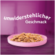 Ein rosa Teller gefüllt mit Haustierfutterstücken, mit dem Text "unwiderstehlicher Geschmack" in Weiß darüber, vor einem lila Hintergrund.
