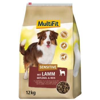 Sac de nourriture pour chien étiqueté "MultiFit Sensitive mit Lamm, Geflügel & Reis," 12 kg, avec des images de croquettes et des icônes pour sans sucres ajoutés et digestibilité.
