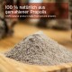 Häufchen gemahlenes Propolispulver auf einem Holzbrett; überlagernder Text „100 % natürlich aus gemahlener Propolis“ und „100 % natürliches Produkt aus gemahlener Propolis“.
