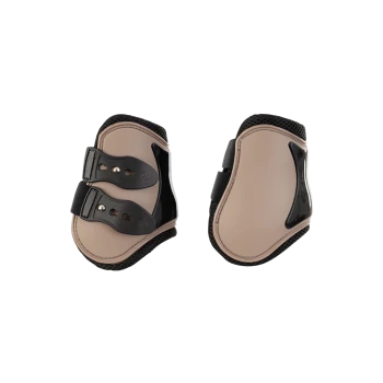 Zwei Pferdebeinschützer in Beige und Schwarz, mit einem schlanken Design und verstellbaren Riemen für einen sicheren Sitz.