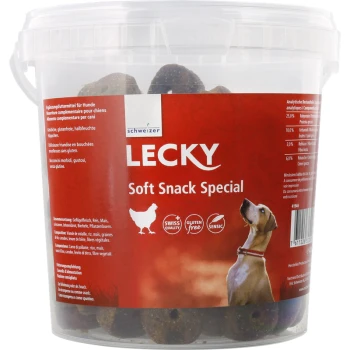 Transparenter Behälter mit der Aufschrift "LECKY Soft Snack Special" für Hunde, mit einer Grafik eines braunen Hundes und Huhn, glutenfrei, Schweizer Qualität.