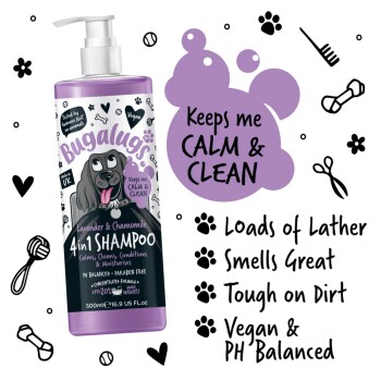 Flasche Bugalugs Lavendel & Kamille 4-in-1 Hundeshampoo, das beruhigende, reinigende und feuchtigkeitsspendende Eigenschaften verspricht.