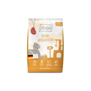 Orange-weißes Mjamjam-Katzenfutterbeutel mit Katzensilhouette, Aufschrift 'Frisches Geflügelfleisch' und deutscher Flagge.