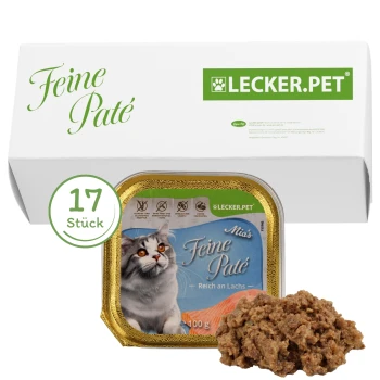 Katzenfutterverpackung mit "Feine Paté" und einem Katzenbild, 100g Portion, und dem Text "Reich an Lachs," der auf Lachs-Geschmack hinweist. 17 Stück.
