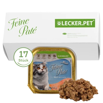 Katzenfutterverpackung mit "Feine Paté" und einem Katzenbild, 100g Portion, und dem Text "Reich an Lachs," der auf Lachs-Geschmack hinweist. 17 Stück.