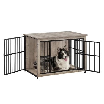 Stylische Hundekiste aus Holz mit schwarzen Metallstäben, in der ein glücklicher Hund bequem mit herausgestreckter Zunge ruht.