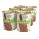 Dosen von Betty's Landhausküche Hundefutter, beschriftet mit "LAMM mit Buchweizen, Pastinake und Preiselbeere," für erwachsene Hunde.