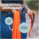 Eine Person in einem schwarzen Oberteil und blauen Jeans hält leuchtend orangefarbene Leinen mit dem Text: "Komfortable Handschlaufe," "1,5cm Breite," "Gepolstert mit Neopren."