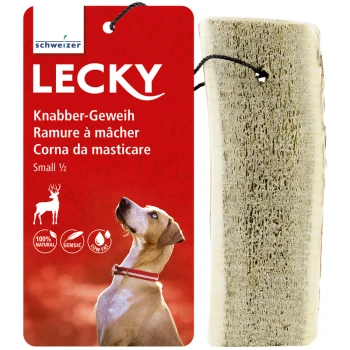 Ein Hundekauhorn, das auf einem roten Hintergrund mit "LECKY" beschriftet ist, mit einem Hund, der nach oben schaut. Der Text enthält "100% NATÜRLICH", "SENSIC" und "FETTARM".