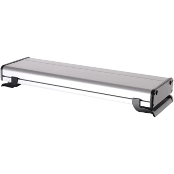 LED fixture 400 silver Aluminium-Haustierpflege-Tisch mit schlankem Design und schwarzen Gummigriffen an den Seiten für Stabilität und Benutzerfreundlichkeit.