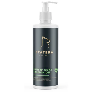 Flasche von Statera Dogcare Skin N' Coat Lachsöl, mit einem eleganten schwarzen Design, einem goldenen Hundelogo und grünen Text.