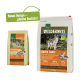 Zwei Säcke Real Nature Hundefutter, "Wilderness Green Coast", mit Wolfbildern und Etiketten "70% Fleisch, 30% Gemüse, 0% Getreide".
