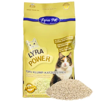 Drei Tüten Lyra Power Tofu Katzenstreu, jeweils 2,5 kg, mit verstreuten Granulaten davor, mit einer Katzengrafik und Text auf Deutsch.