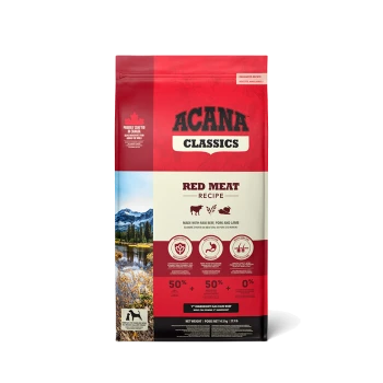 ACANA Classics Red Meat Recipe Hundefutterbeutel, mit einer malerischen Berg- und Seelandschaft im Hintergrund, hebt die Zutaten hervor: rohes Rindfleisch, Schweinefleisch und Lamm.