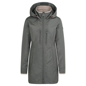 Eine graue wasserdichte Damenjacke mit Kapuze, ausgestattet mit zwei Reißverschlusstaschen auf der Brust und einem Reißverschluss vorne.