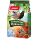 Eine bunte Tüte PANTO Wildvogel-Mix Vogelfutter, mit Illustrationen eines Blaumeise, Rotkehlchen und Amsel, mit einem Gewichtsetikett von 1,0 kg.