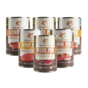 Sechs WILDFANG-Konservendosen mit Logo und Sorten PFERD PUR, RIND PUR, LAMM PUR (B.A.R.F.-Qualität)