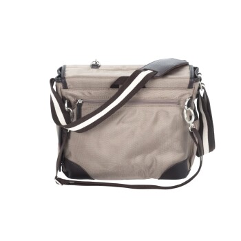 Eine stilvolle graue Tragetasche für Haustiere mit einem abnehmbaren Schultergurt, mit schwarzen Lederakzenten und mehreren Reißverschlusstaschen.