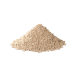 Un tas de poudre de nourriture pour animaux de compagnie beige clair, à texture fine, présenté sur un fond transparent.