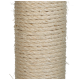 Gros plan sur une corde en sisal naturel, étroitement enroulée, couramment utilisée pour les poteaux à gratter pour chats.