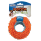 Chuckit! Indoor Roller Hundespielzeug mit orange-blauer strukturierter Oberfläche, Verpackung zeigt einen glücklichen Hund und den Text „Die richtige Menge Apportieren drinnen“.