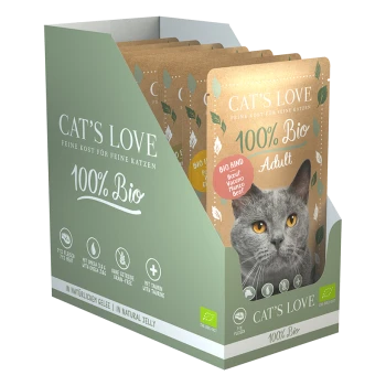 Präsentationsbox mit CAT'S LOVE Katzenfutterbeuteln, mit den Aufschriften '100% Bio' und 'Erwachsene', mit dem Gesicht einer grauen Katze auf der Verpackung.