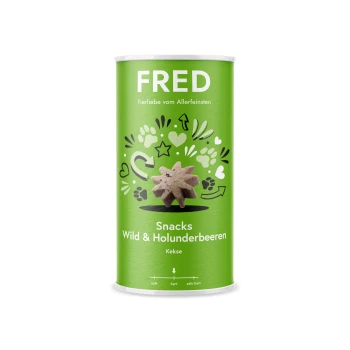 Grüner zylindrischer Behälter mit der Aufschrift "FRED" und dem Text "Snacks Wild & Holunderbeeren Kekse," mit einem sternförmigen Leckerli-Design.