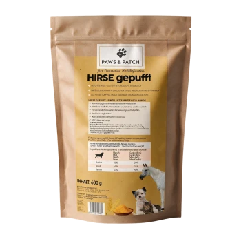 Braune wiederverschließbare Tüte mit der Aufschrift 'PAWS & PATCH' und 'Hirse gepufft' 600 g, mit Abbildungen von Hund, Katze und Pferd sowie einer Schüssel gepuffter Hirse.