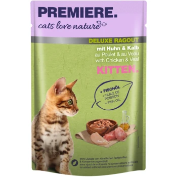 cats love nature Deluxe Ragout Kitten Kalb und Huhn 24x100 g Premiere Katzenfutterbeutel mit einem Kätzchen, mit Text, der "Deluxe Ragout mit Huhn & Kalb" und "+ Fischöl" hervorhebt.