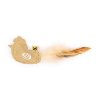 Ein plüschiges, hühnerförmiges Katzenspielzeug mit einem weichen beigen Körper und einem flauschigen Feder-Schwanz, das ein kleines Etikett mit einem Logo trägt.