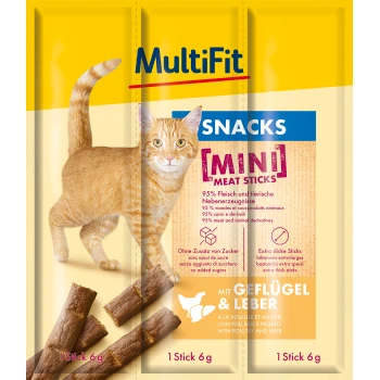 Image de friandises pour chats MultiFit mettant en vedette un chat tigré orange et des bâtonnets de viande. Le texte met en avant 95 % de viande, sans sucres ajoutés, et inclut de la volaille et du foie.