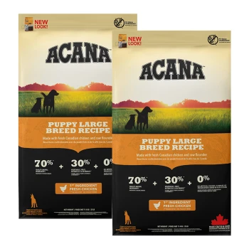 Zwei Tüten ACANA Welpenfutter für große Rassen vor einem Sonnenuntergang, die "NEUES DESIGN!" und wichtige Zutateninformationen hervorheben.