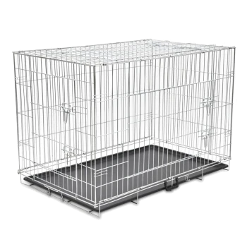 Metall-Hundekäfig mit einer abnehmbaren schwarzen Kunststoffschale, mit doppelten Türen, die mit Riegeln gesichert sind.