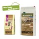 Zwei Real Nature Katzenfutterverpackungen: "Wilderness" (2,75 kg) mit "10% EXTRA" und "Wide Savannah" (2,5 kg) mit aufgelisteten Zutaten.