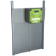 Metalltür eines elektrischen Geflügelzauns mit grünem Steuerkasten, beschriftet mit „Easy Protect“ und „Kerbl“-Logo.
