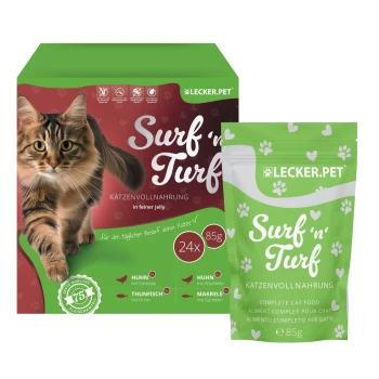 Katzenfutterverpackung mit der Marke "Surf 'n' Turf", mit einer flauschigen Katze auf der Vorderseite, die 24 x 85g Portionen in Gelee enthält.