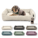 Ein plüschiges, geripptes Hundebett mit einem Dackel in einem grünen Halstuch, umgeben von Farboptionen: beige, grau, türkis, grün und lila.