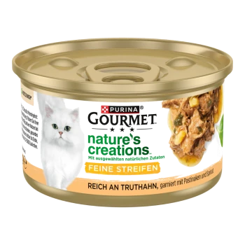 Een blik Purina Gourmet kattenvoer gelabeld "Nature's Creations," met een witte kat en benadrukt kalkoen, pastinaak en spinazie.