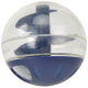 Klarer Kunststoff-Haustier-Spielball mit blauer Basis, ausgestattet mit einem internen Spiralmechanismus für interaktives Spielen.