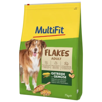 Gelbe Tüte mit MultiFit-Hundefutter, beschriftet mit "Flakes Adult," mit einem Hundebild, und Text, der angibt, dass es sich um Getreide mit Gemüse handelt, 7 kg.
