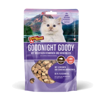 Lila DeliBest „Goodnight Goody“ Katzensnack‑Beutel mit weißem Kätzchen, zeigt den Text „Goodnight Goody“ und „85% Fleischanteil“.