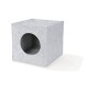 Cube pour animaux de compagnie en feutre gris avec une entrée circulaire, conçu comme un refuge confortable pour les petits animaux.