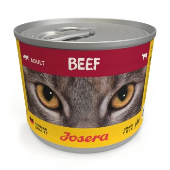 Eine Dose Josera Katzenfutter mit der Aufschrift 'Rind' für erwachsene Katzen, mit einem Nahaufnahmebild eines Katzenkopfes mit auffälligen gelben Augen.